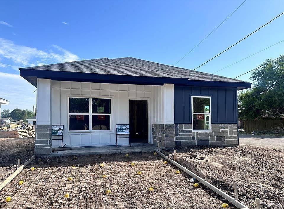 1st image of 521 Marjory Ave
