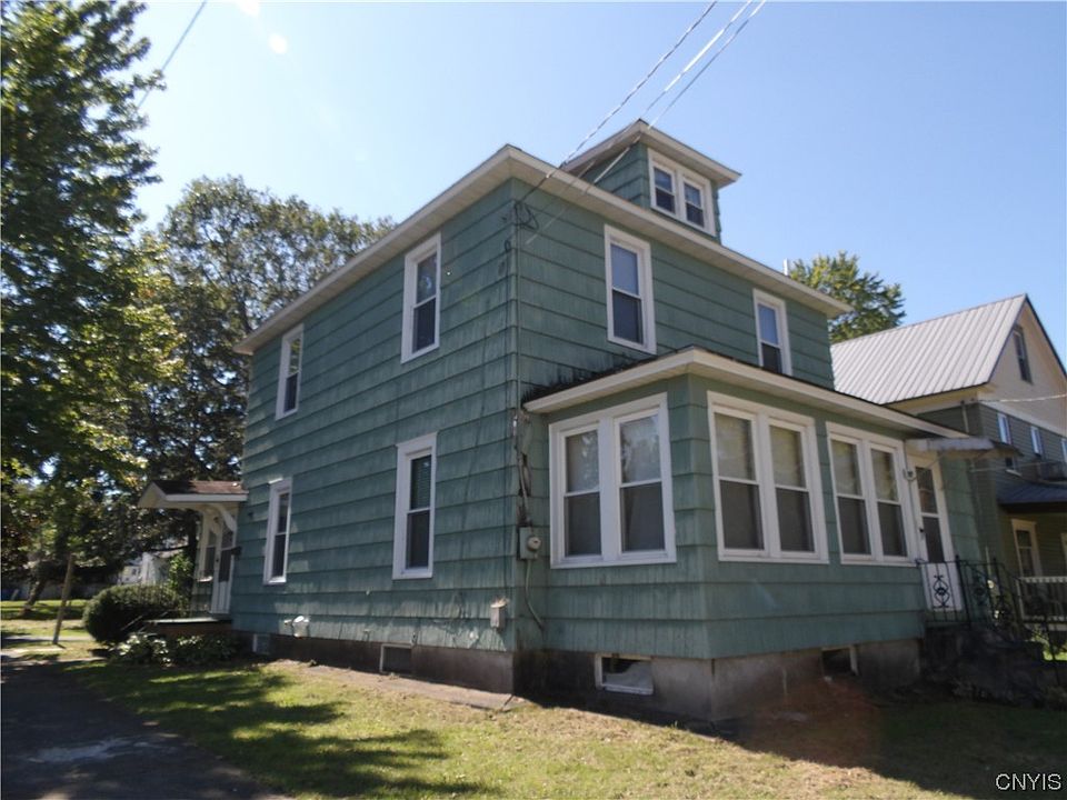 1st image of 27 Pine St