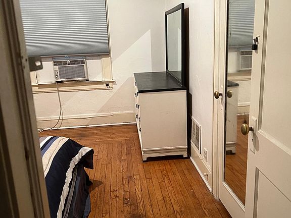 5th image of 2312 Washington St E APT 3
