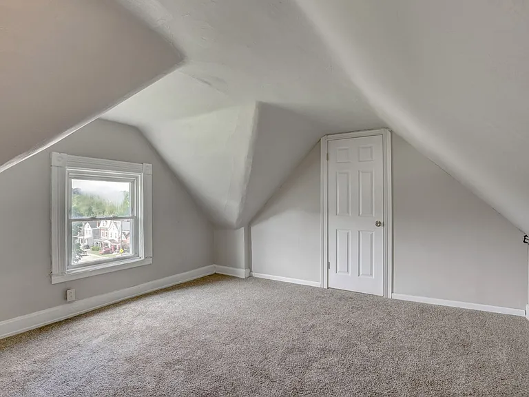 4338 Vine St #2 — Photo 14
