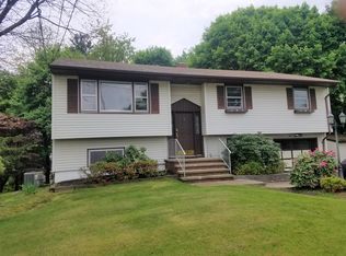 166 Washburns Ln, Stony Pt, NY 10980