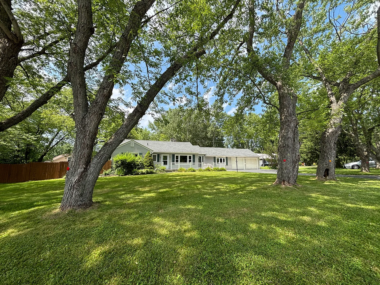 3 bed, 1.5 bath, 1596 sqft, $2,500 — Photo 3