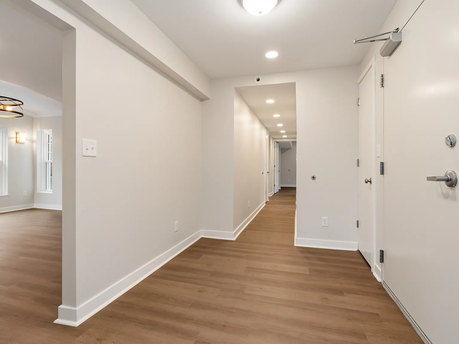 3 bed, 2250 sqft, $2,500 — Photo 2