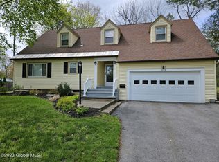 1053 Belridge Rd, Niskayuna, NY 12309