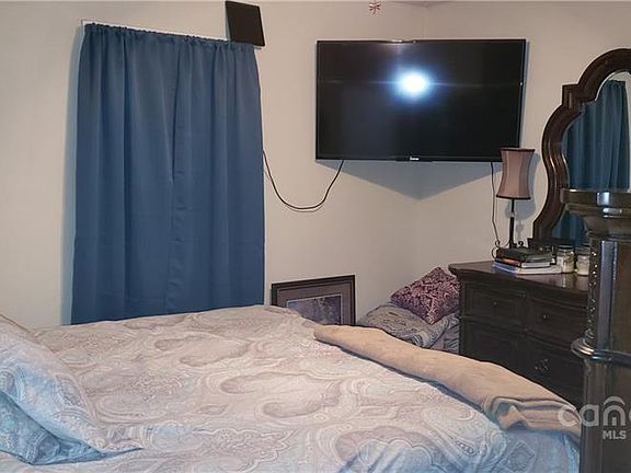 5th image of 365 Turner Street Unit #&-367