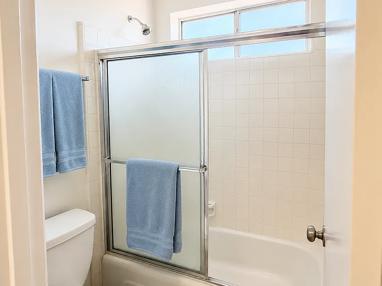 1319 Wellesley Ave #208 — Photo 10