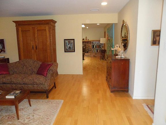 4th image of 3301 La Mancha Dr NW