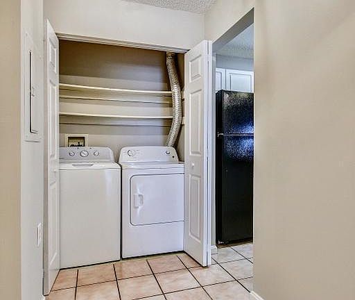 4th image of 10012 Vanderbilt Cir APT 2-10