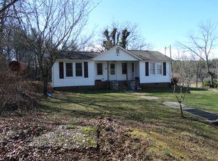 24 Spring Hollow Ln, Spruce Pine, NC 28777
