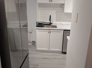 350 Quigley Rd #724, Hamilton, ON L8K5N2