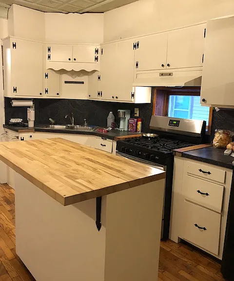 Large and bright kitchen