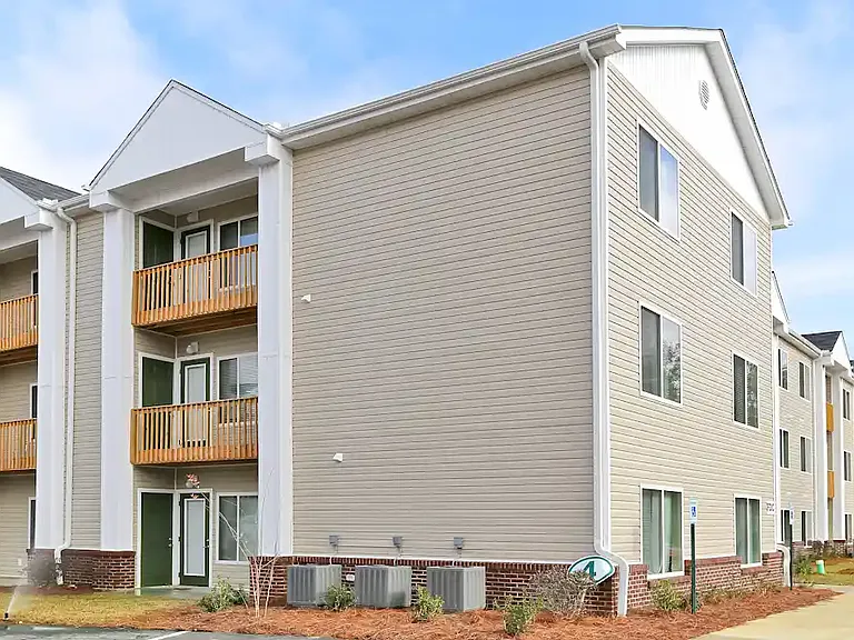 Summit Apartments — Photo 19