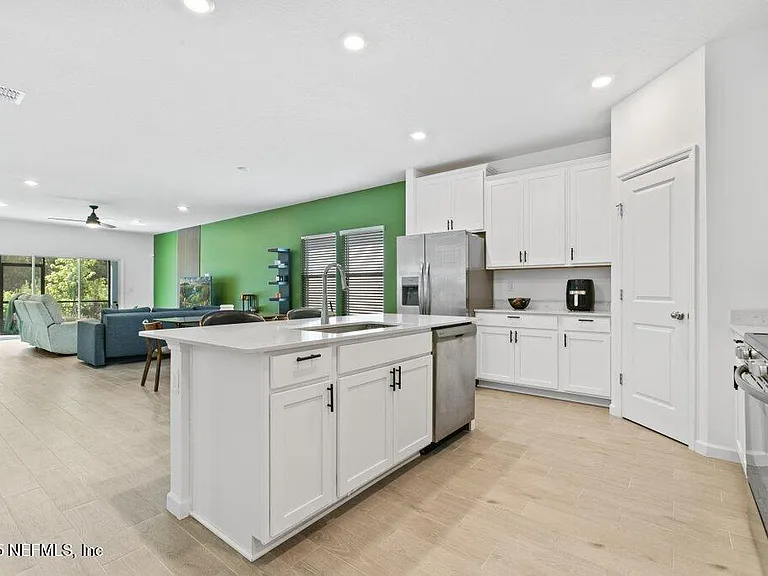 9719 Giada Dr — Photo 9