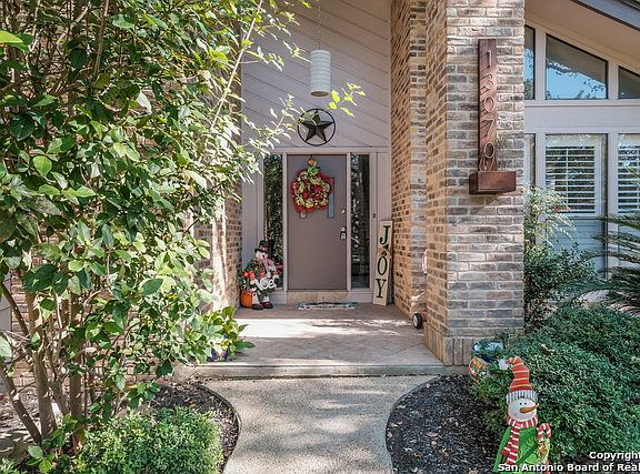 3rd image of 13070 N Hunters Cir