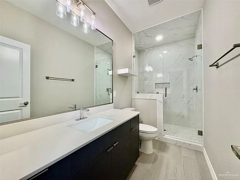 1413 S Yankton St #1 — Photo 10