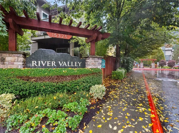 15325 SE 155th Place #M4, Renton, WA 98058