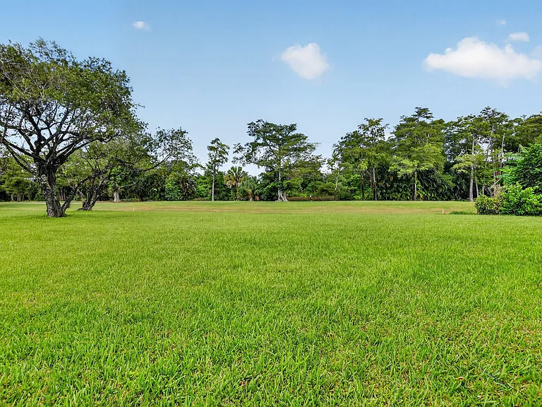 21211 Lago Cir #C — Photo 32