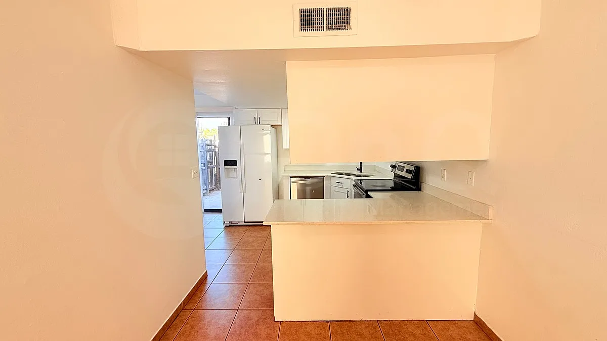 2 bed, 2.0 bath, 950 sqft, $1,375 — Photo 4