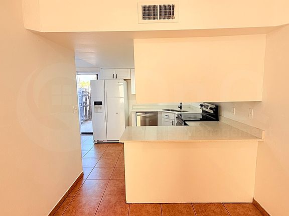 4th image of 15601 N 30th St APT 8