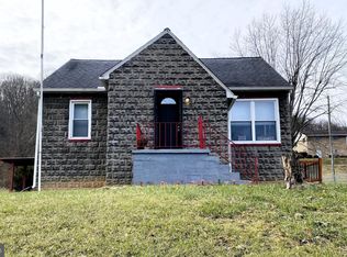 12817 Bowling St, Cumberland, MD 21502