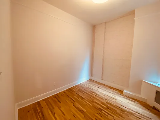 Rented by Metropolis Real Estate of Manhattan | media 15