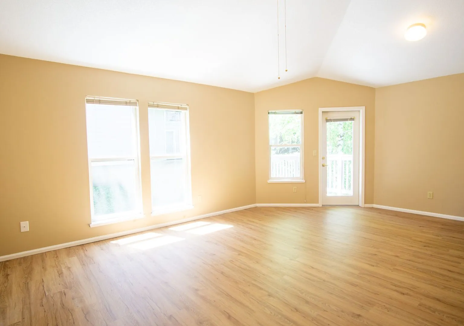 Renovated 2-Bed 2-Bath with Vaulted Ceilings + Private Balcony!! — Photo 3