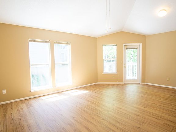 3rd image of 236 SW Meade St #4