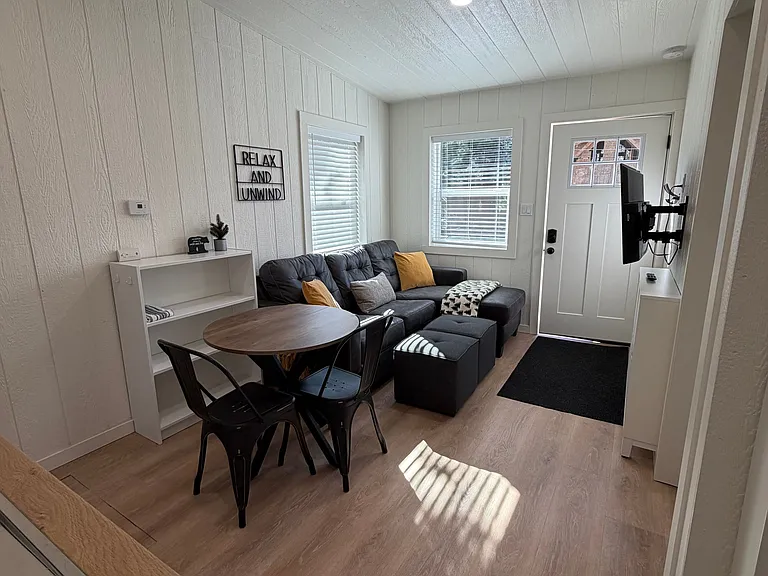 2564 Knox Ave #A — Photo 3