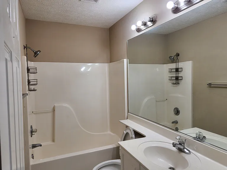 9398 Pinckney Ln — Photo 17