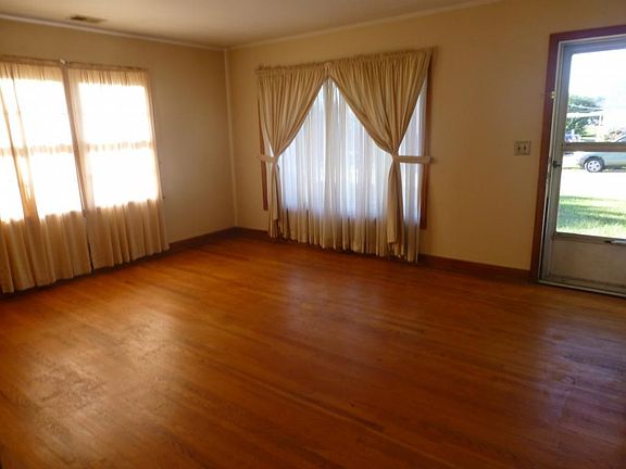 2nd image of 1005 Delrose Dr