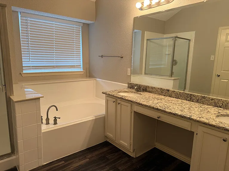 10801 Copperwood Dr — Photo 12