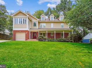 6826 28th St N, Arlington, VA 22213