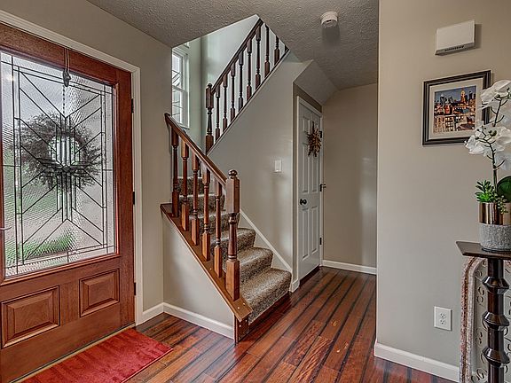 4th image of 111 Clearmeadow Dr