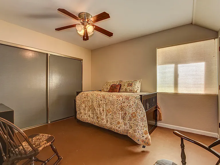 218 Jacob Ln — Photo 6