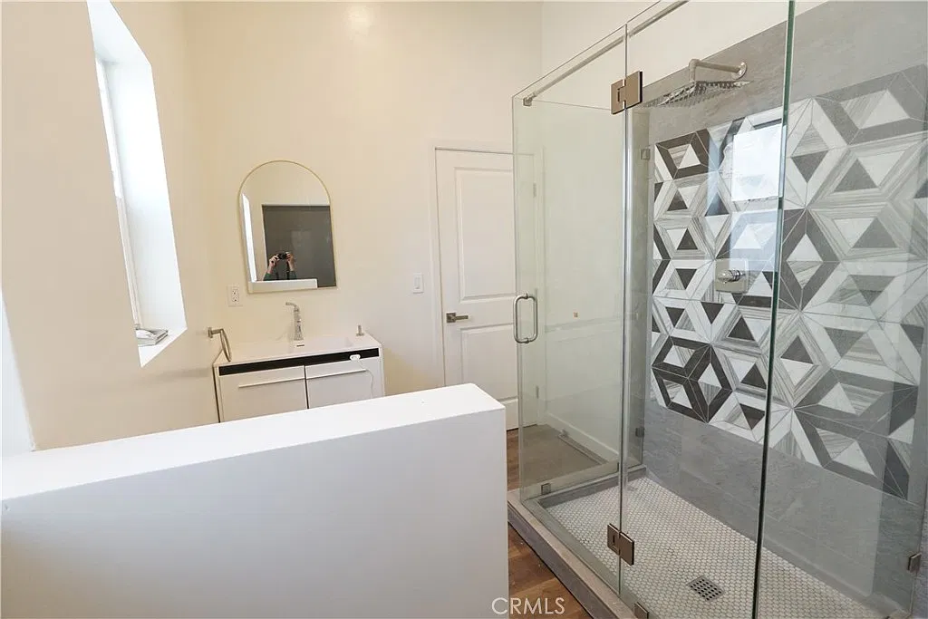 2 bed, 1.5 bath, 900 sqft, $2,750 — Photo 4