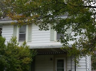 1125 W 8th St, Waterloo, IA 50702