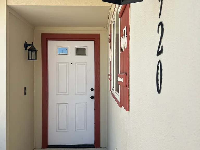 920 Palmhurst Dr — Photo 6