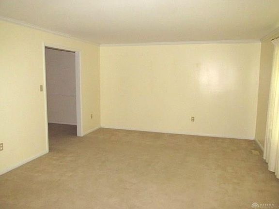 3rd image of 231 Edgebrook Dr