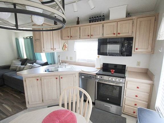 2nd image of 1703 N Thornton Rd #464
