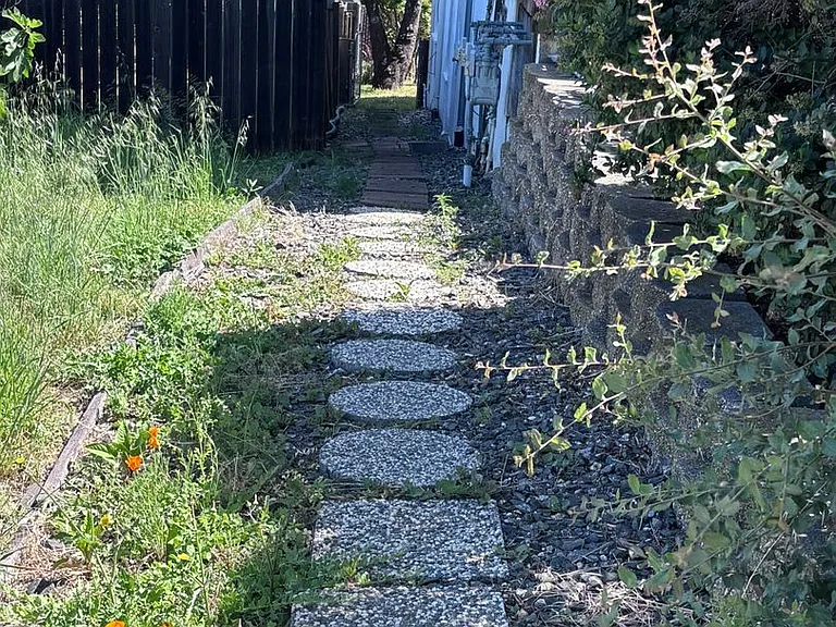 615 E I St — Photo 26