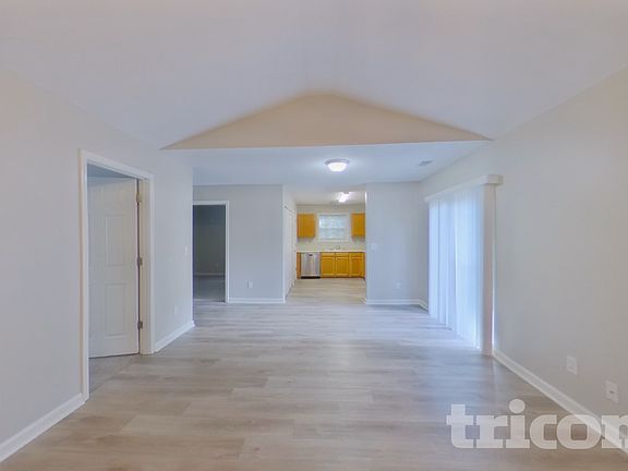 3rd image of 562 Chisolm Way