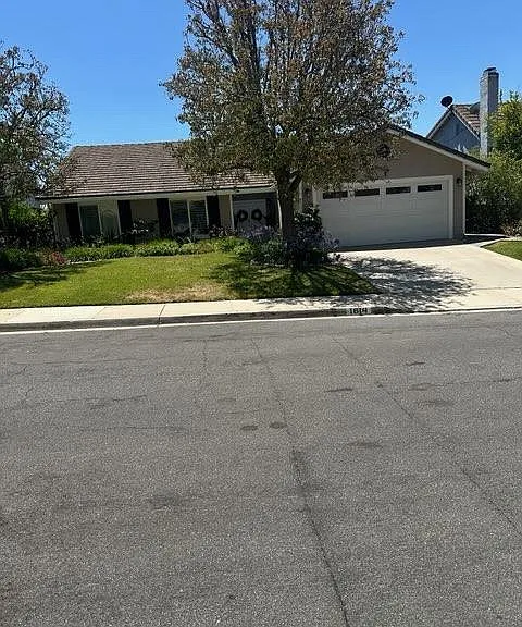 1814 Sweet Briar Pl — Photo 2