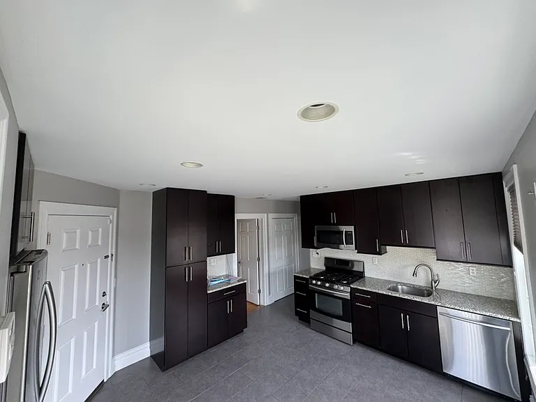 1246 McBride Ave #1 — Photo 3