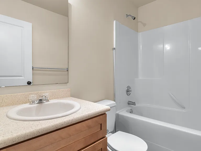 Gravelly Lake Brownstones — Photo 28