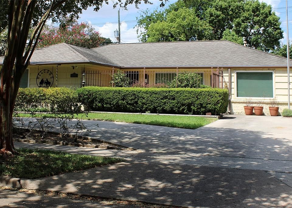 1st image of 3504 Suffolk Dr