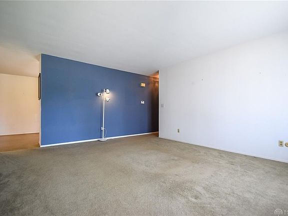 5th image of 325 Pearhill Dr