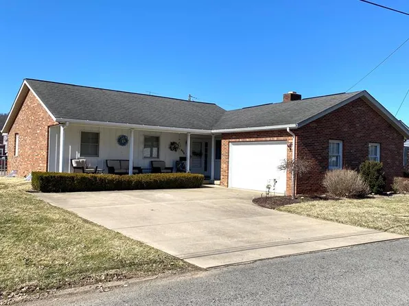 222 Oxford Street, Sistersville, WV 26175