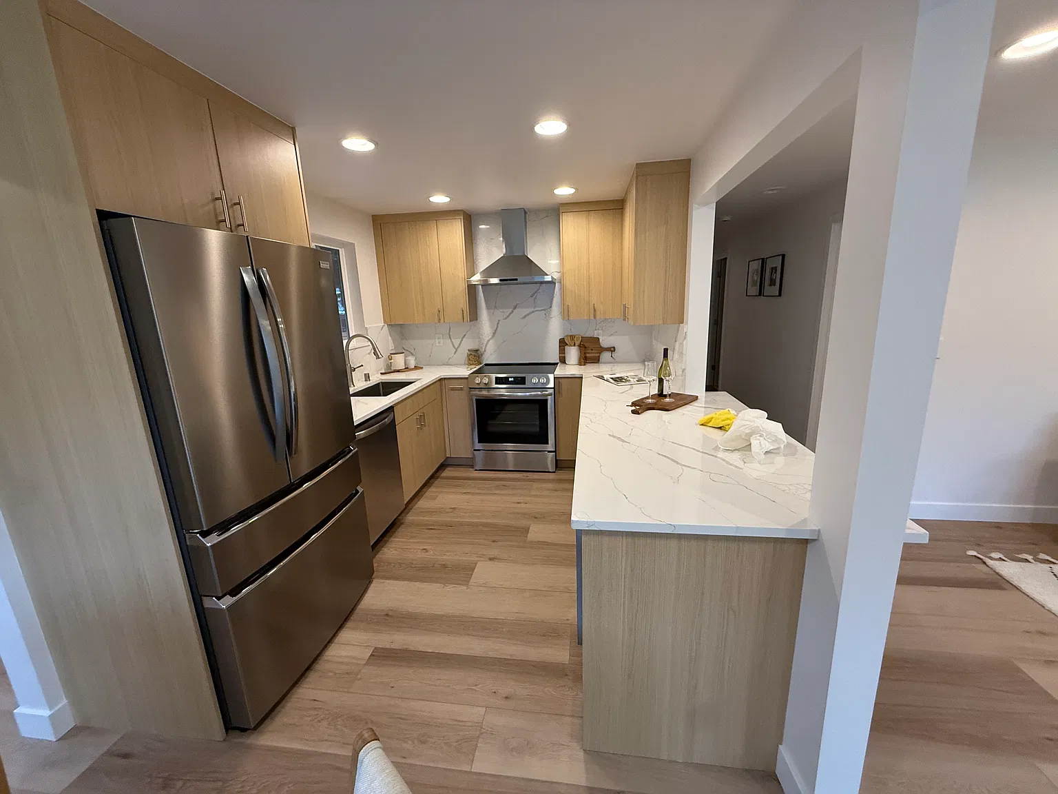 3 bed, 1080 sqft, $3,750 — Photo 2