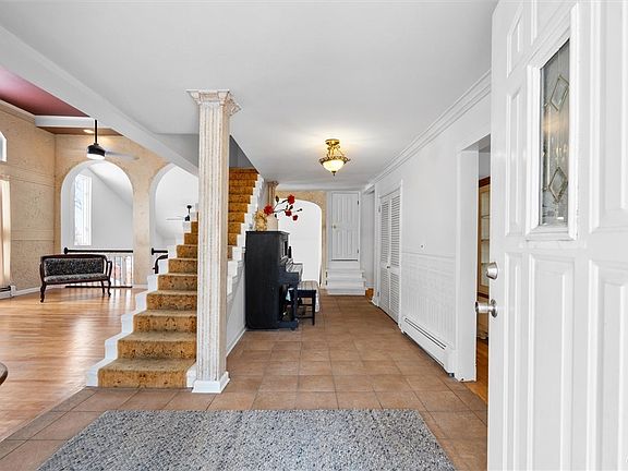 2nd image of 102 Meyers Rd