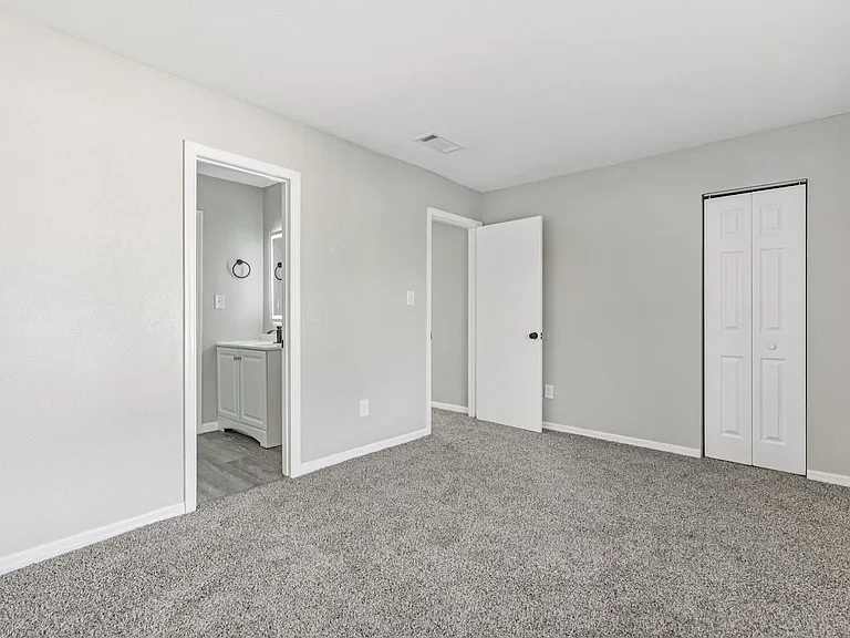 Winford Place Apartments — Photo 39
